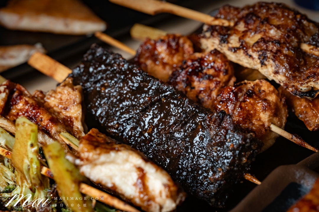 【新莊美食】柒息地串燒居酒屋 新莊中華店~狂賀11週年慶!新北最超值串燒居酒屋,必點經典神醬燒系列,每串最低只要19元起!新莊聚餐首選。捷運幸福站美食推薦 【新莊美食】柒息地串燒居酒屋 新莊中華店~狂賀11週年慶!新北最超值串燒居酒屋,必點經典神醬燒系列,每串最低只要19元起!新莊聚餐首選。捷運幸福站美食推薦