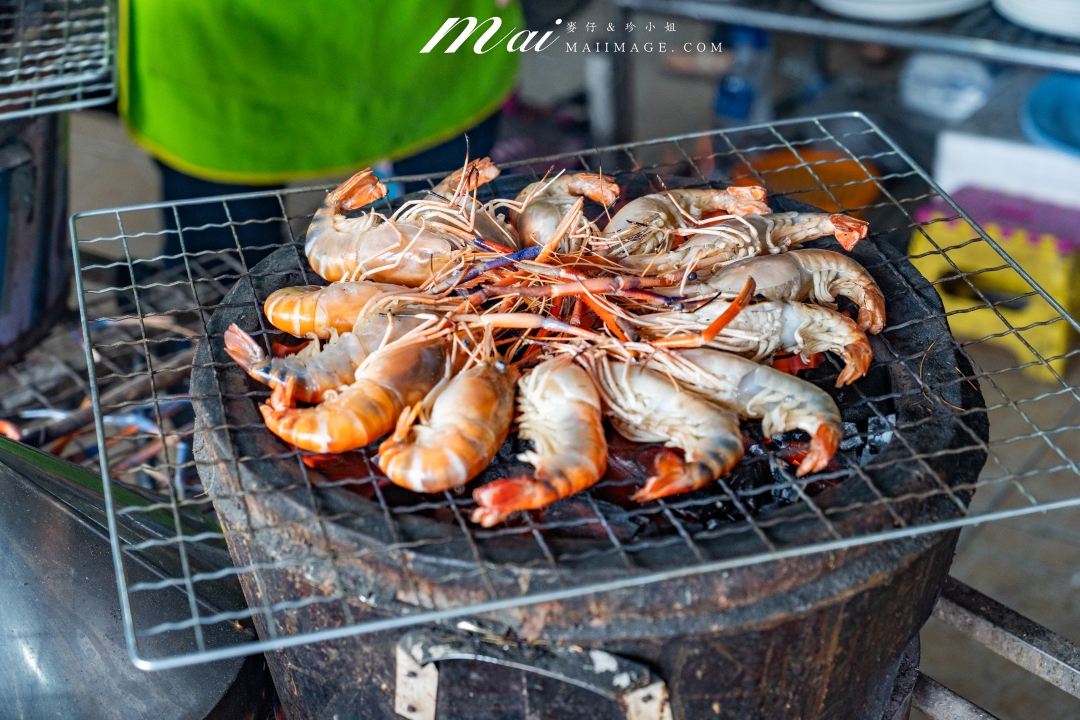 【泰國大城美食】蝦市場kung phuean praew～泰國大城區Ayutthaya必吃泰國蝦餐廳，在地人也排隊的炭烤大蝦，現點現烤大隻又划算！