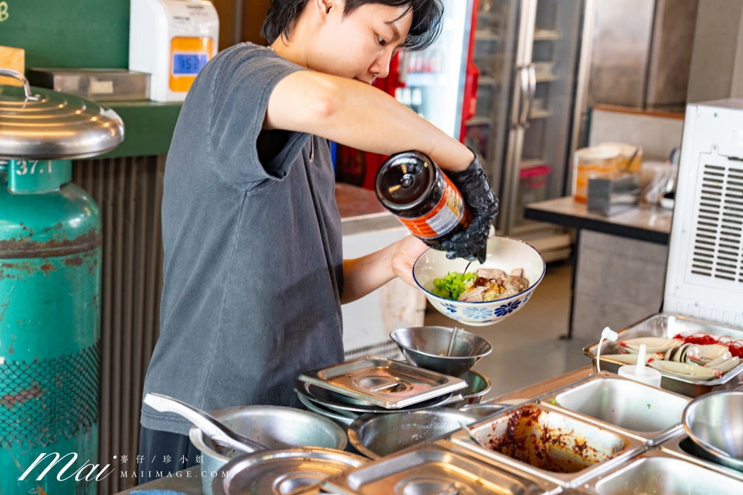 【曼谷通羅區美食】SO THONGLOR BOAT NOODLE ～藝人高山峰推薦的巨無霸大碗和牛船麵，只要300泰銖真的太狂了