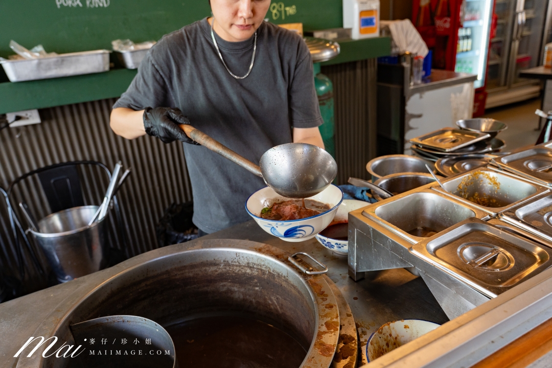 【曼谷通羅區美食】SO THONGLOR BOAT NOODLE ～藝人高山峰推薦的巨無霸大碗和牛船麵，只要300泰銖真的太狂了