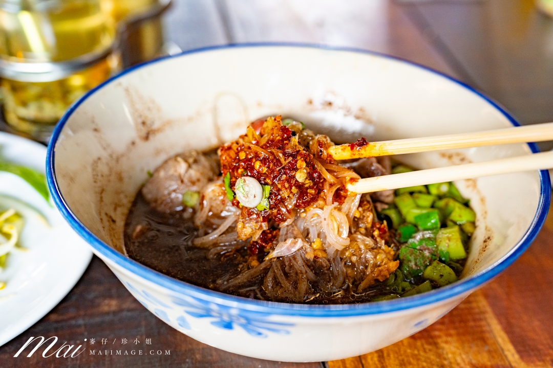【曼谷通羅區美食】SO THONGLOR BOAT NOODLE ～藝人高山峰推薦的巨無霸大碗和牛船麵，只要300泰銖真的太狂了