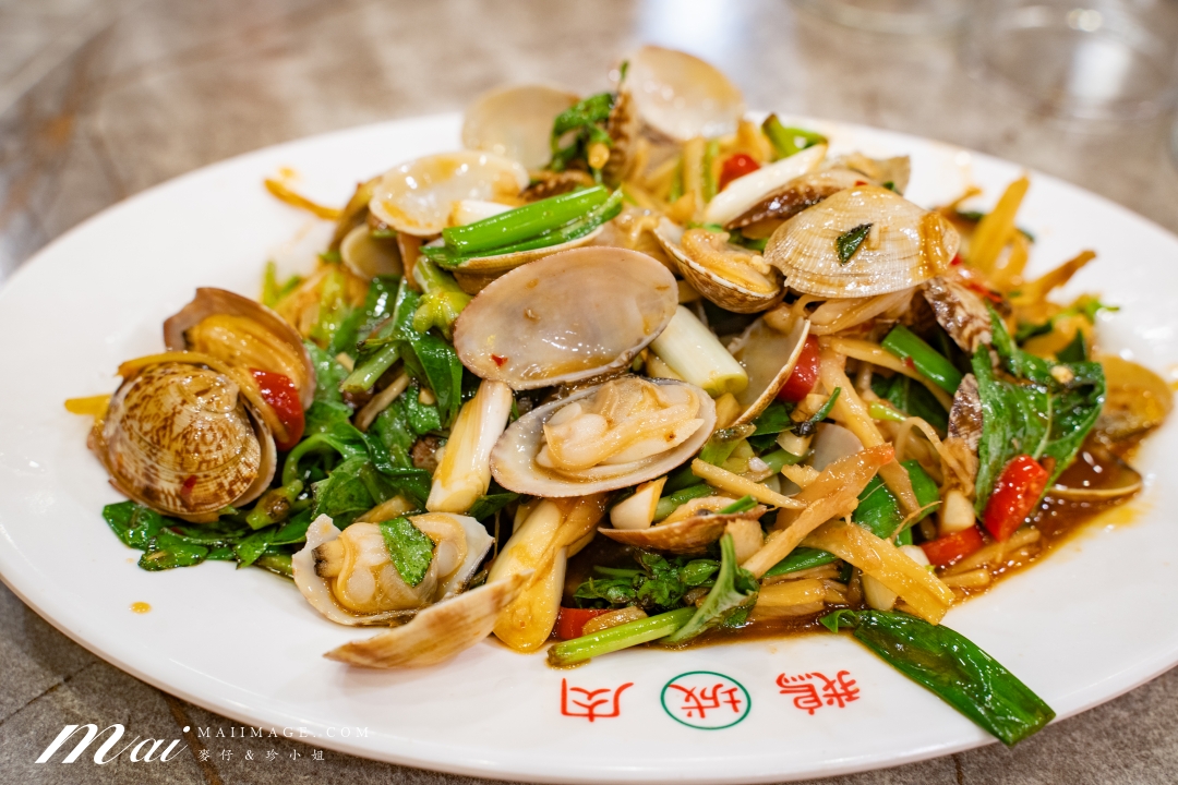 【台北美食】鵝肉城活海鮮~從路邊攤做到三層樓的老字號海鮮餐廳,必點鵝肉、蚵仔酥、三杯中卷!台北中山區美食推薦、遼寧夜市美食 【台北美食】鵝肉城活海鮮~從路邊攤做到三層樓的老字號海鮮餐廳,必點鵝肉、蚵仔酥、三杯中卷!台北中山區美食推薦、遼寧夜市美食