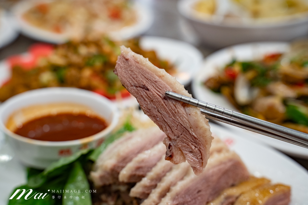 【台北美食】鵝肉城活海鮮~從路邊攤做到三層樓的老字號海鮮餐廳,必點鵝肉、蚵仔酥、三杯中卷!台北中山區美食推薦、遼寧夜市美食 【台北美食】鵝肉城活海鮮~從路邊攤做到三層樓的老字號海鮮餐廳,必點鵝肉、蚵仔酥、三杯中卷!台北中山區美食推薦、遼寧夜市美食