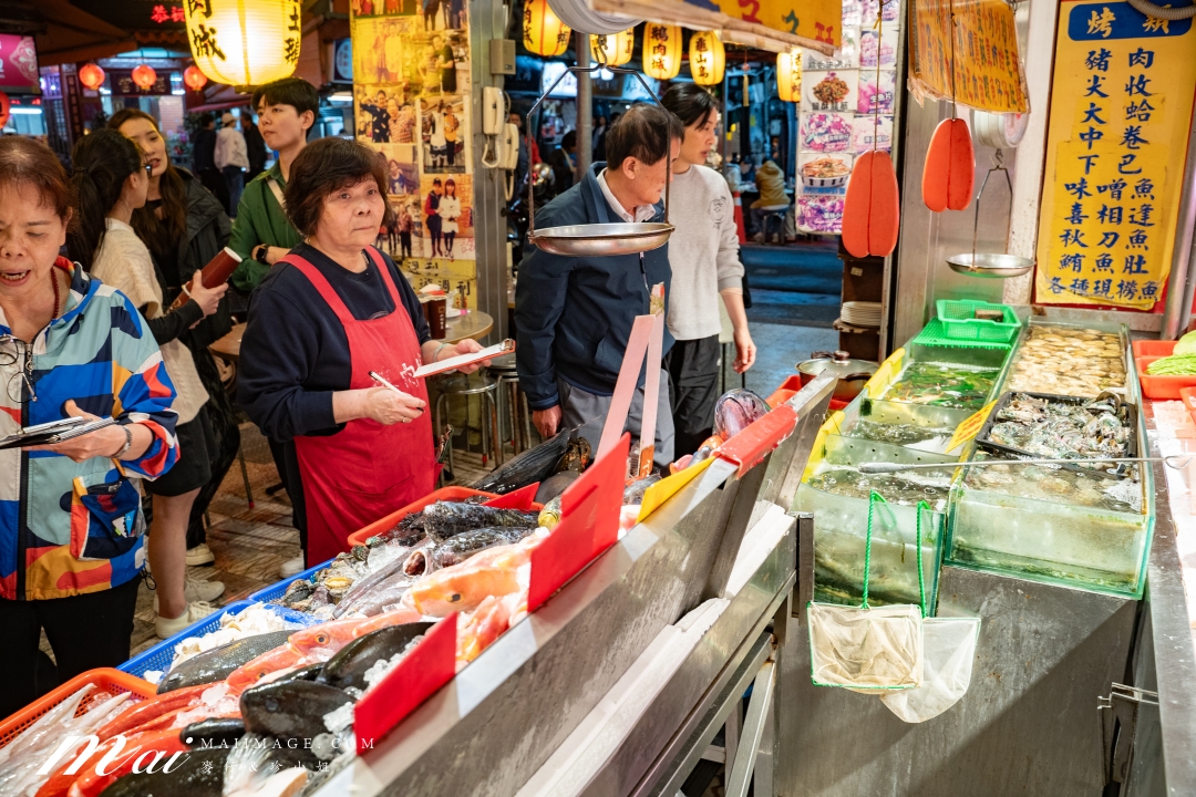 【台北美食】鵝肉城活海鮮~從路邊攤做到三層樓的老字號海鮮餐廳,必點鵝肉、蚵仔酥、三杯中卷!台北中山區美食推薦、遼寧夜市美食 【台北美食】鵝肉城活海鮮~從路邊攤做到三層樓的老字號海鮮餐廳,必點鵝肉、蚵仔酥、三杯中卷!台北中山區美食推薦、遼寧夜市美食