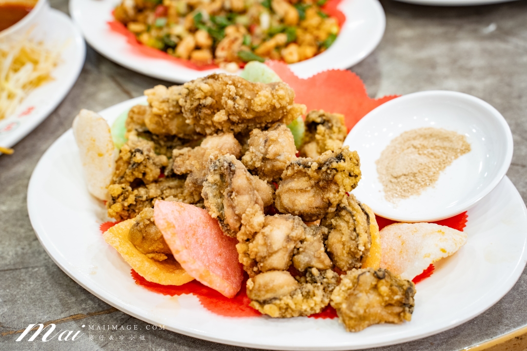 【台北美食】鵝肉城活海鮮~從路邊攤做到三層樓的老字號海鮮餐廳,必點鵝肉、蚵仔酥、三杯中卷!台北中山區美食推薦、遼寧夜市美食 【台北美食】鵝肉城活海鮮~從路邊攤做到三層樓的老字號海鮮餐廳,必點鵝肉、蚵仔酥、三杯中卷!台北中山區美食推薦、遼寧夜市美食