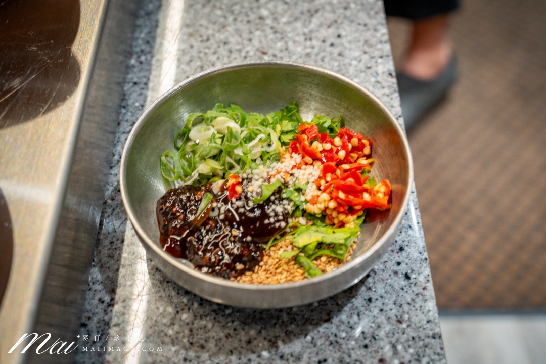 台北大安區美食|滇發哥·雲南臭豆腐火鍋,忠孝敦化站巷弄裡越臭越迷人的深夜火鍋,臭豆腐百香果酸湯鴛鴦鍋必點。台北異國火鍋推薦 台北大安區美食|滇發哥·雲南臭豆腐火鍋,忠孝敦化站巷弄裡越臭越迷人的深夜火鍋,臭豆腐百香果酸湯鴛鴦鍋必點。台北異國火鍋推薦