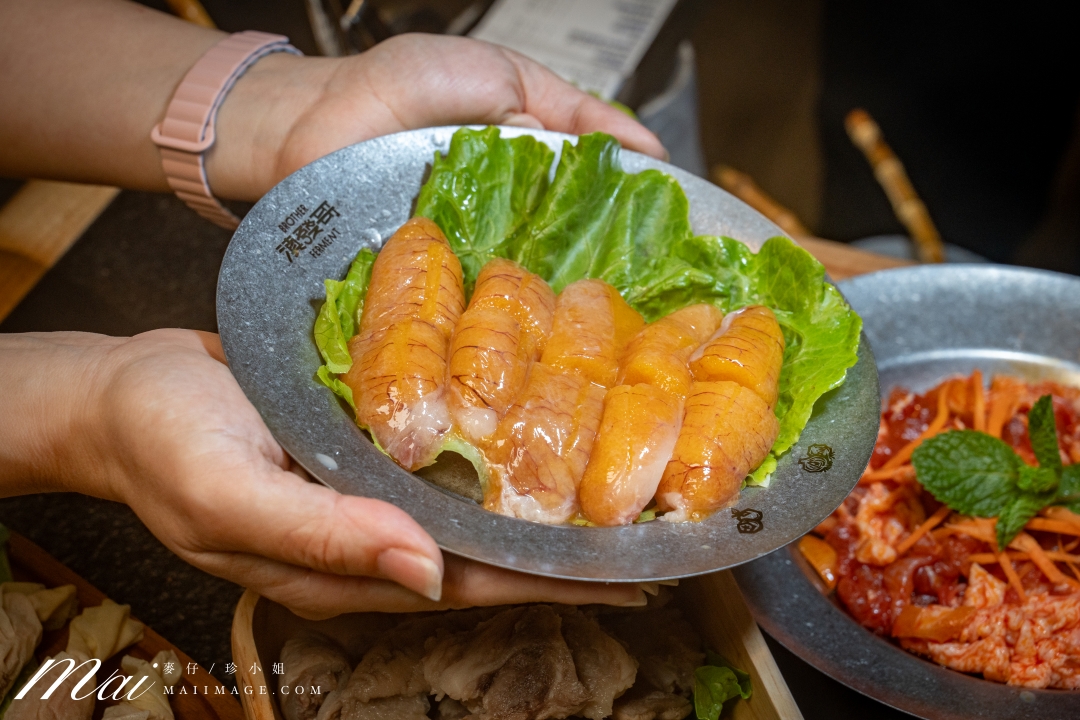 台北大安區美食|滇發哥·雲南臭豆腐火鍋,忠孝敦化站巷弄裡越臭越迷人的深夜火鍋,臭豆腐百香果酸湯鴛鴦鍋必點。台北異國火鍋推薦 台北大安區美食|滇發哥·雲南臭豆腐火鍋,忠孝敦化站巷弄裡越臭越迷人的深夜火鍋,臭豆腐百香果酸湯鴛鴦鍋必點。台北異國火鍋推薦