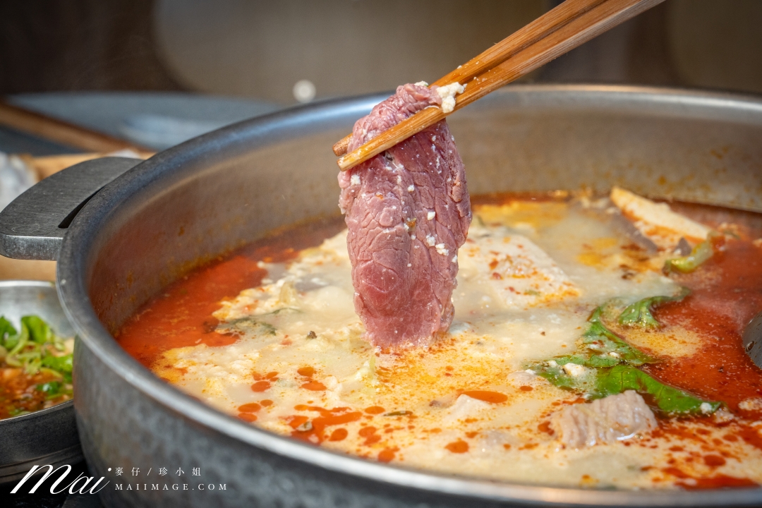 台北大安區美食|滇發哥·雲南臭豆腐火鍋,忠孝敦化站巷弄裡越臭越迷人的深夜火鍋,臭豆腐百香果酸湯鴛鴦鍋必點。台北異國火鍋推薦 台北大安區美食|滇發哥·雲南臭豆腐火鍋,忠孝敦化站巷弄裡越臭越迷人的深夜火鍋,臭豆腐百香果酸湯鴛鴦鍋必點。台北異國火鍋推薦