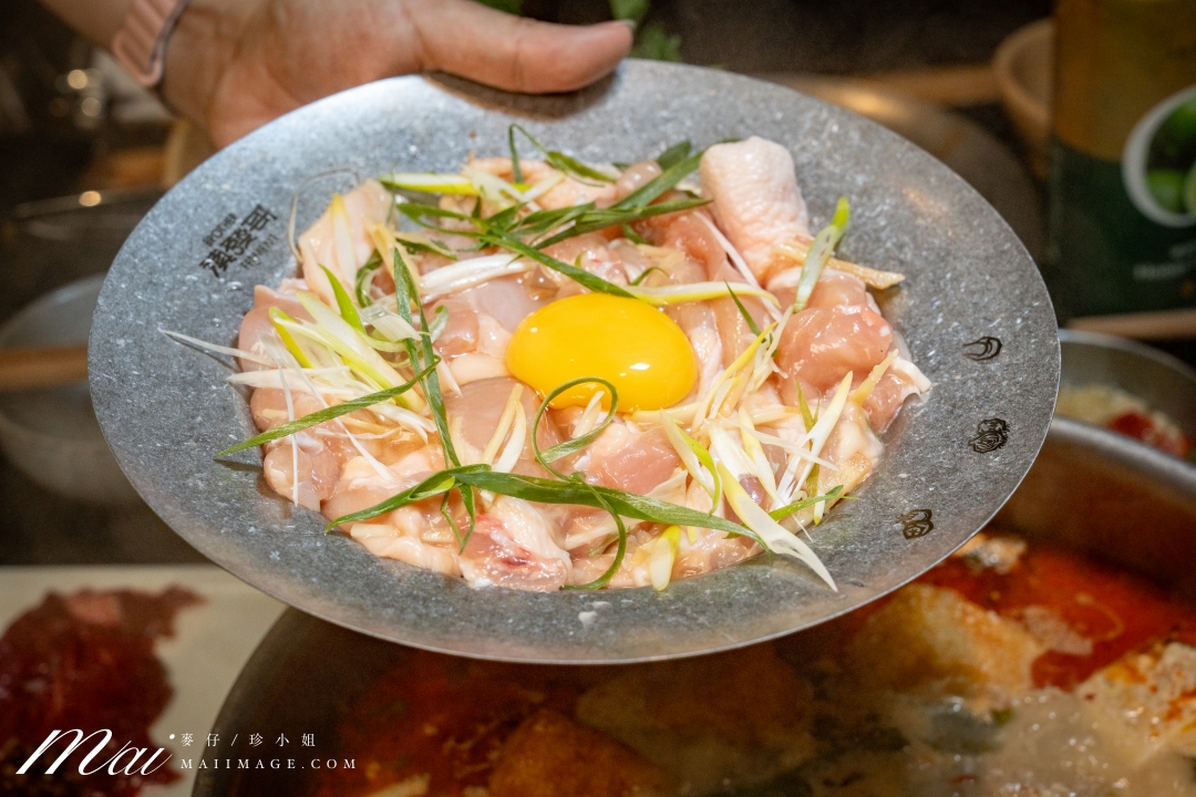 台北大安區美食|滇發哥·雲南臭豆腐火鍋,忠孝敦化站巷弄裡越臭越迷人的深夜火鍋,臭豆腐百香果酸湯鴛鴦鍋必點。台北異國火鍋推薦 台北大安區美食|滇發哥·雲南臭豆腐火鍋,忠孝敦化站巷弄裡越臭越迷人的深夜火鍋,臭豆腐百香果酸湯鴛鴦鍋必點。台北異國火鍋推薦