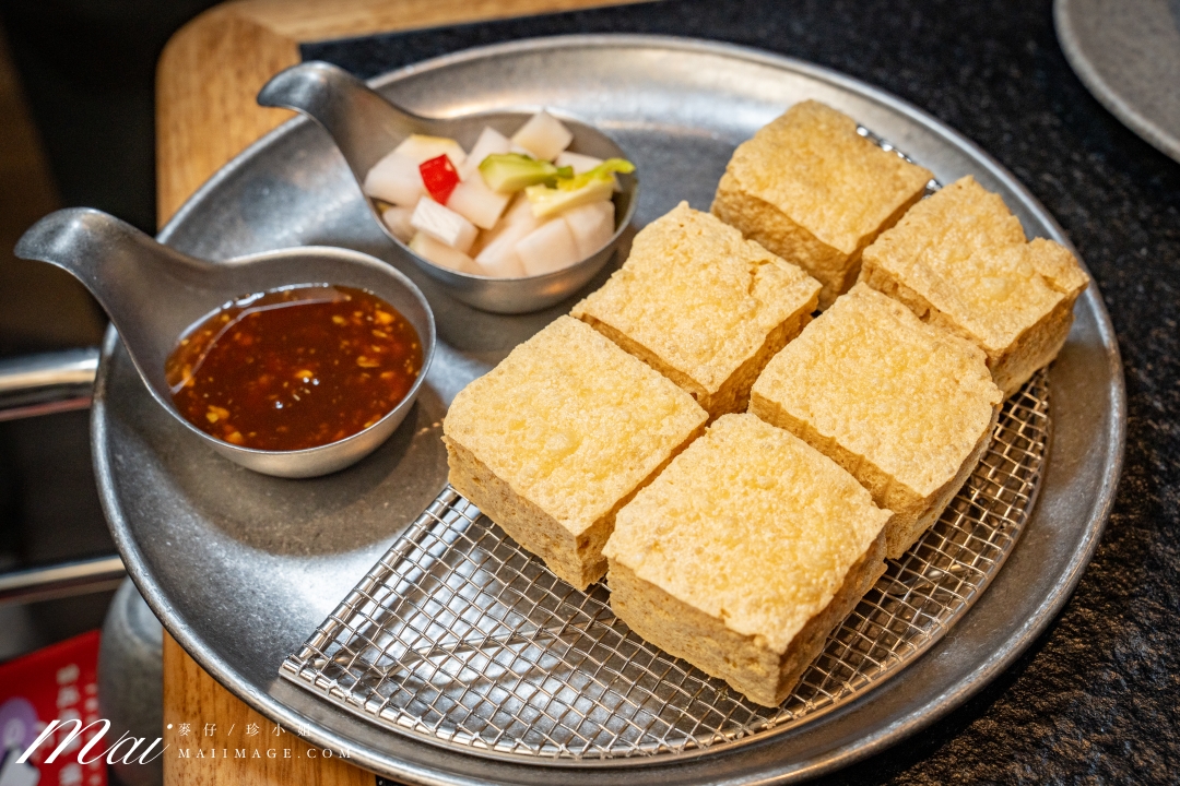 台北大安區美食|滇發哥·雲南臭豆腐火鍋,忠孝敦化站巷弄裡越臭越迷人的深夜火鍋,臭豆腐百香果酸湯鴛鴦鍋必點。台北異國火鍋推薦 台北大安區美食|滇發哥·雲南臭豆腐火鍋,忠孝敦化站巷弄裡越臭越迷人的深夜火鍋,臭豆腐百香果酸湯鴛鴦鍋必點。台北異國火鍋推薦