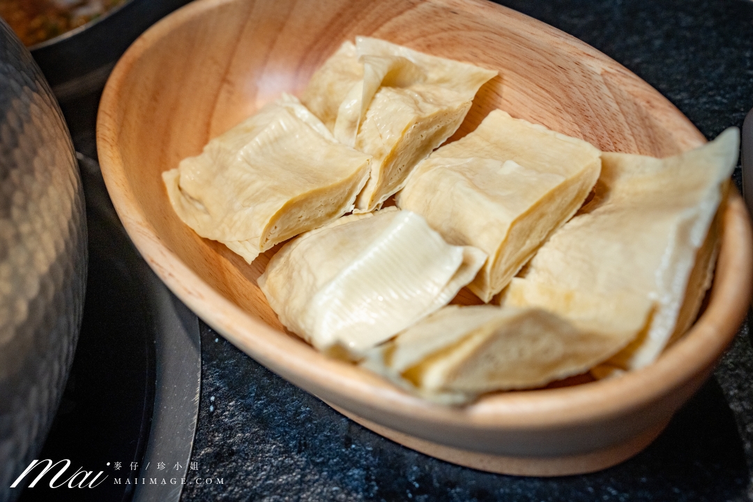 台北大安區美食|滇發哥·雲南臭豆腐火鍋,忠孝敦化站巷弄裡越臭越迷人的深夜火鍋,臭豆腐百香果酸湯鴛鴦鍋必點。台北異國火鍋推薦 台北大安區美食|滇發哥·雲南臭豆腐火鍋,忠孝敦化站巷弄裡越臭越迷人的深夜火鍋,臭豆腐百香果酸湯鴛鴦鍋必點。台北異國火鍋推薦