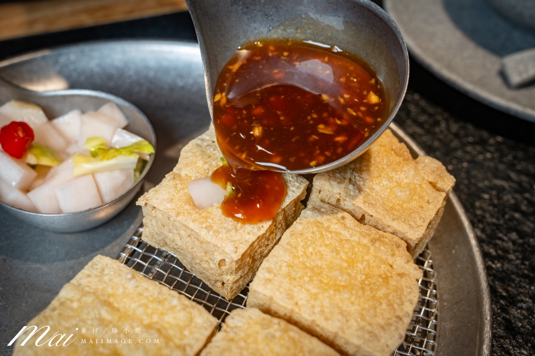 台北大安區美食|滇發哥·雲南臭豆腐火鍋,忠孝敦化站巷弄裡越臭越迷人的深夜火鍋,臭豆腐百香果酸湯鴛鴦鍋必點。台北異國火鍋推薦 台北大安區美食|滇發哥·雲南臭豆腐火鍋,忠孝敦化站巷弄裡越臭越迷人的深夜火鍋,臭豆腐百香果酸湯鴛鴦鍋必點。台北異國火鍋推薦