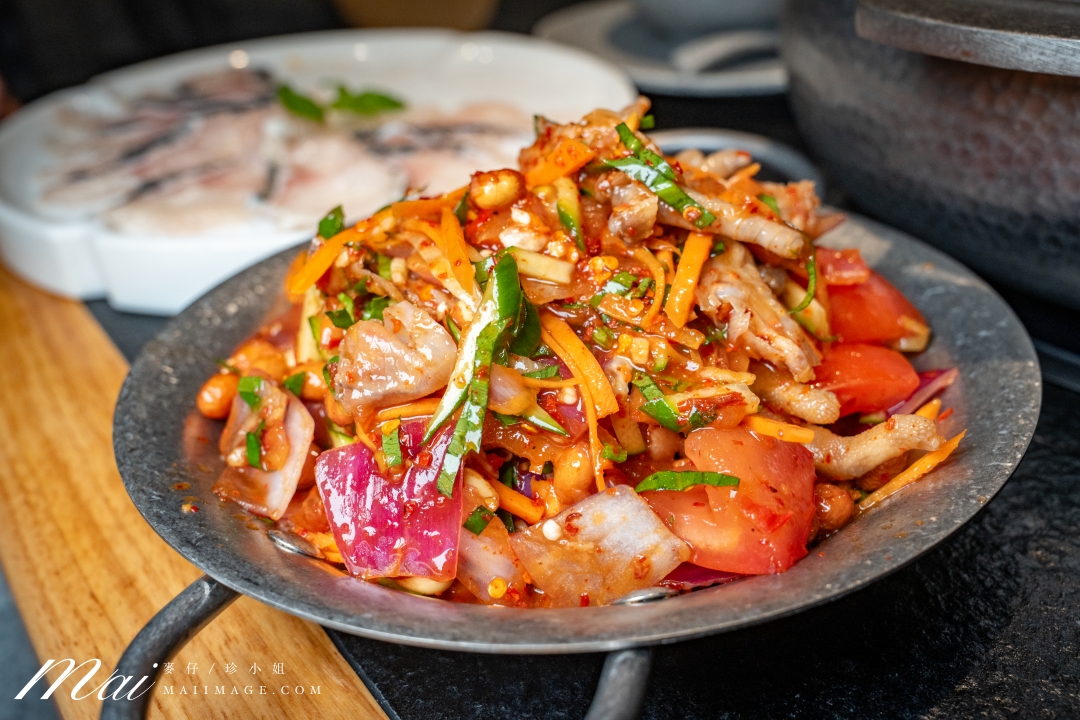台北大安區美食|滇發哥·雲南臭豆腐火鍋,忠孝敦化站巷弄裡越臭越迷人的深夜火鍋,臭豆腐百香果酸湯鴛鴦鍋必點。台北異國火鍋推薦 台北大安區美食|滇發哥·雲南臭豆腐火鍋,忠孝敦化站巷弄裡越臭越迷人的深夜火鍋,臭豆腐百香果酸湯鴛鴦鍋必點。台北異國火鍋推薦