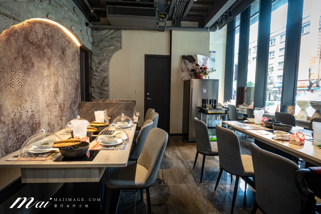 【桃園藝文美食】食鍋性也 藝文店～桃園藝文特區精緻火鍋吃到飽，359元起蔬菜吧、飲料、主食通通無限供應！再加239還能肉品無限吃