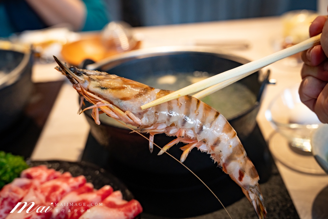 【桃園藝文美食】食鍋性也 藝文店～桃園藝文特區精緻火鍋吃到飽，359元起蔬菜吧、飲料、主食通通無限供應！再加239還能肉品無限吃