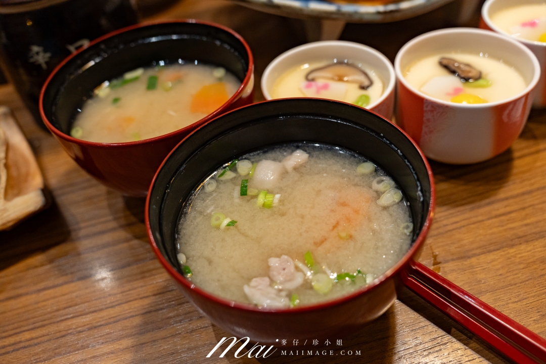 【桃園美食】靜岡勝政豬排大江店~2026大江購物中心排隊名店,全新推出三人套餐更超值。 【桃園美食】靜岡勝政豬排大江店~2026大江購物中心排隊名店,全新推出三人套餐更超值。