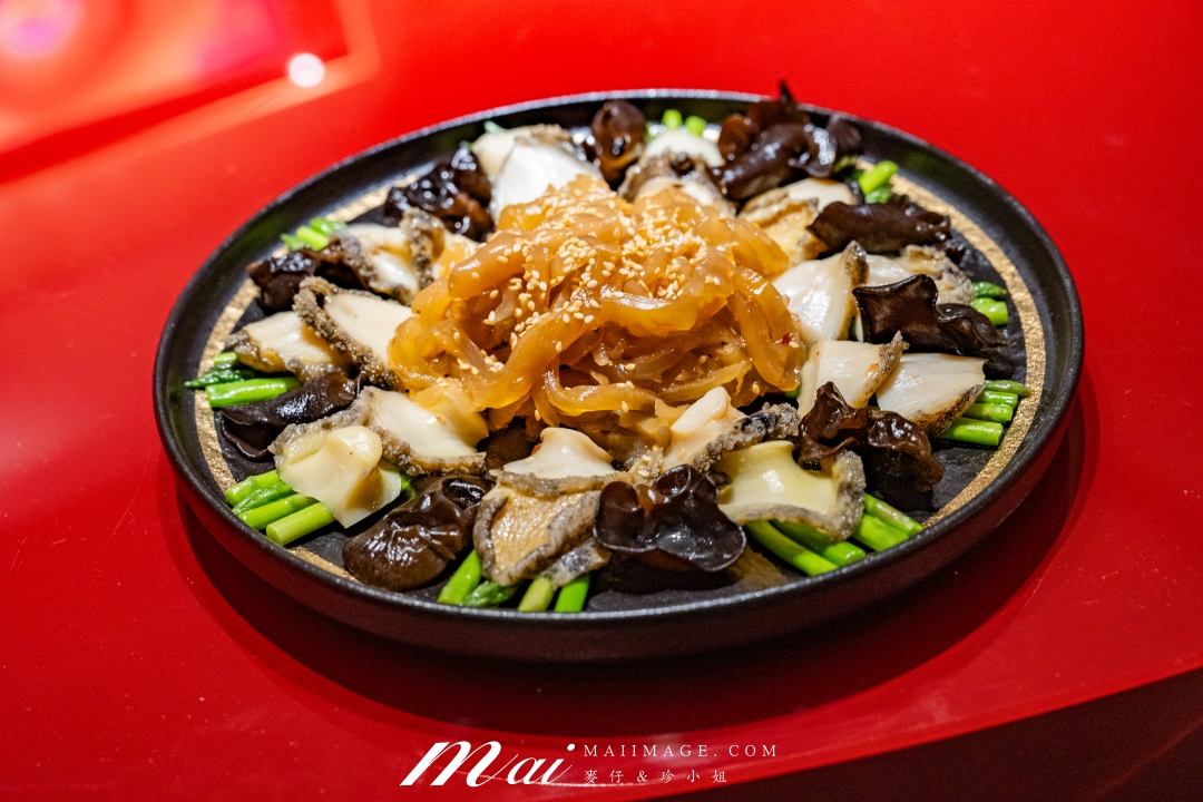 【台北美食】麟聚餐廳～連續兩年米其林一星經典粵菜！麟聚餐廳｜25000元桌菜開箱！玻璃脆皮小乳鴨、魚翅濃湯一品雞、油焗大虎蝦好銷魂、台北小巨蛋捷運美食