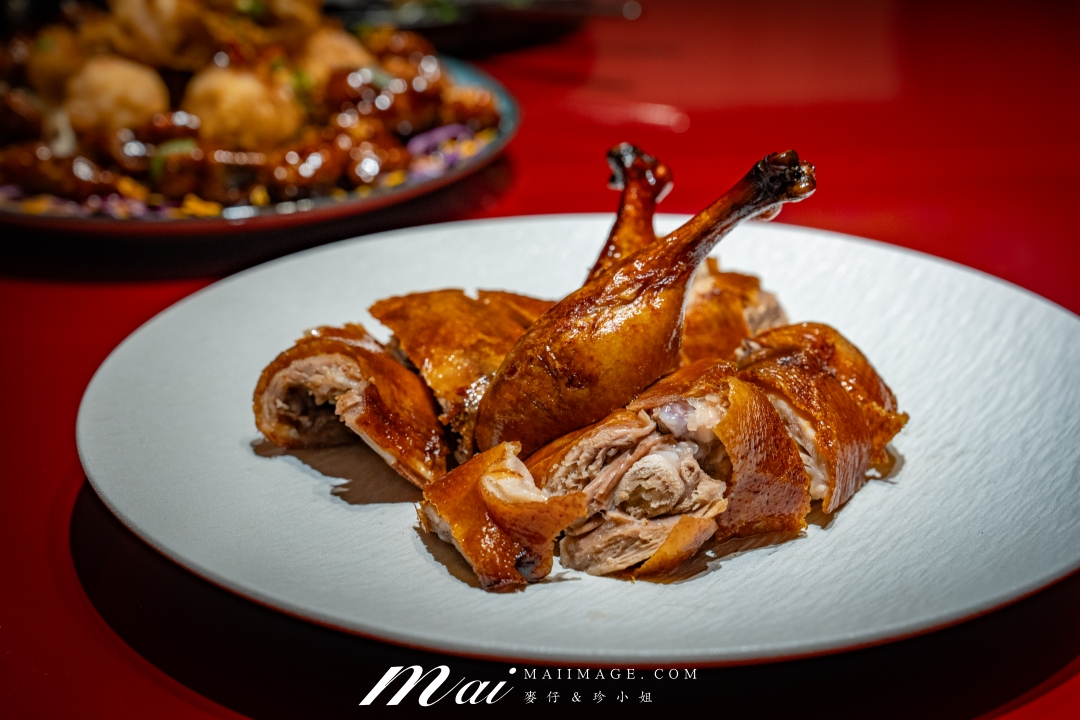 【台北美食】麟聚餐廳～連續兩年米其林一星經典粵菜！麟聚餐廳｜25000元桌菜開箱！玻璃脆皮小乳鴨、魚翅濃湯一品雞、油焗大虎蝦好銷魂、台北小巨蛋捷運美食