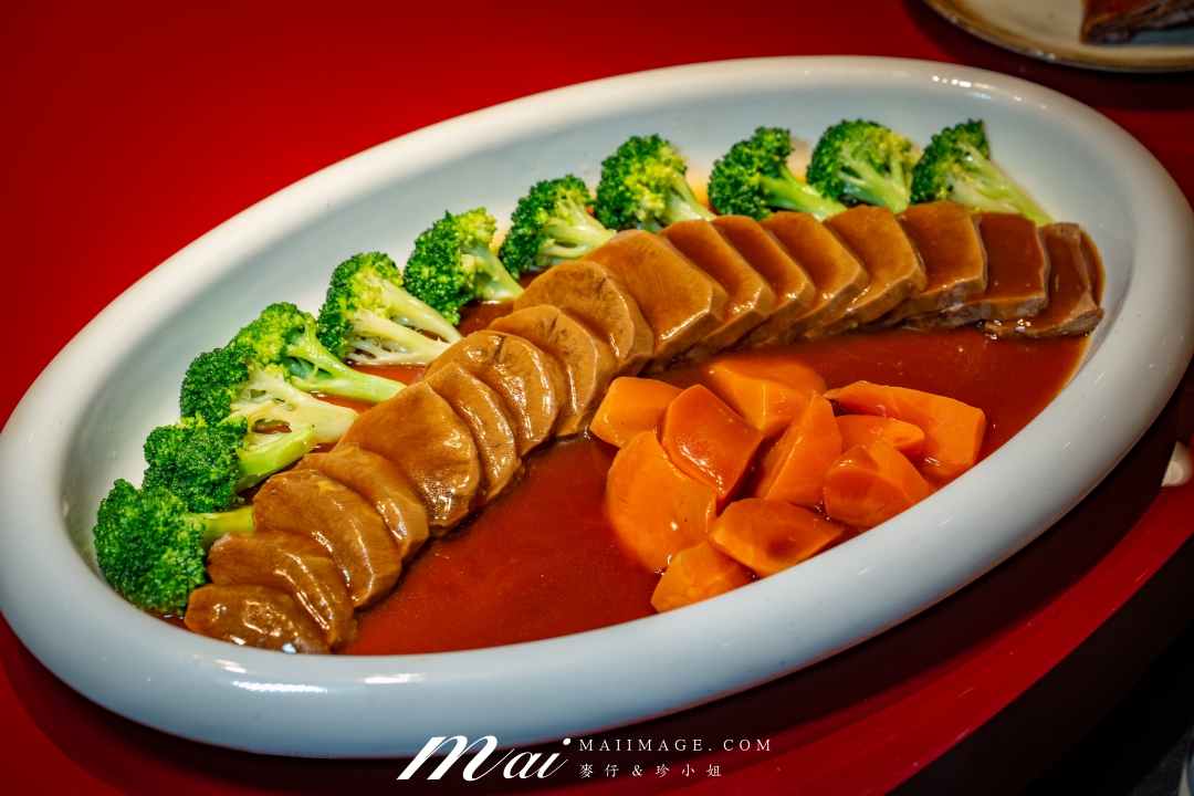 【台北美食】麟聚餐廳～連續兩年米其林一星經典粵菜！麟聚餐廳｜25000元桌菜開箱！玻璃脆皮小乳鴨、魚翅濃湯一品雞、油焗大虎蝦好銷魂、台北小巨蛋捷運美食