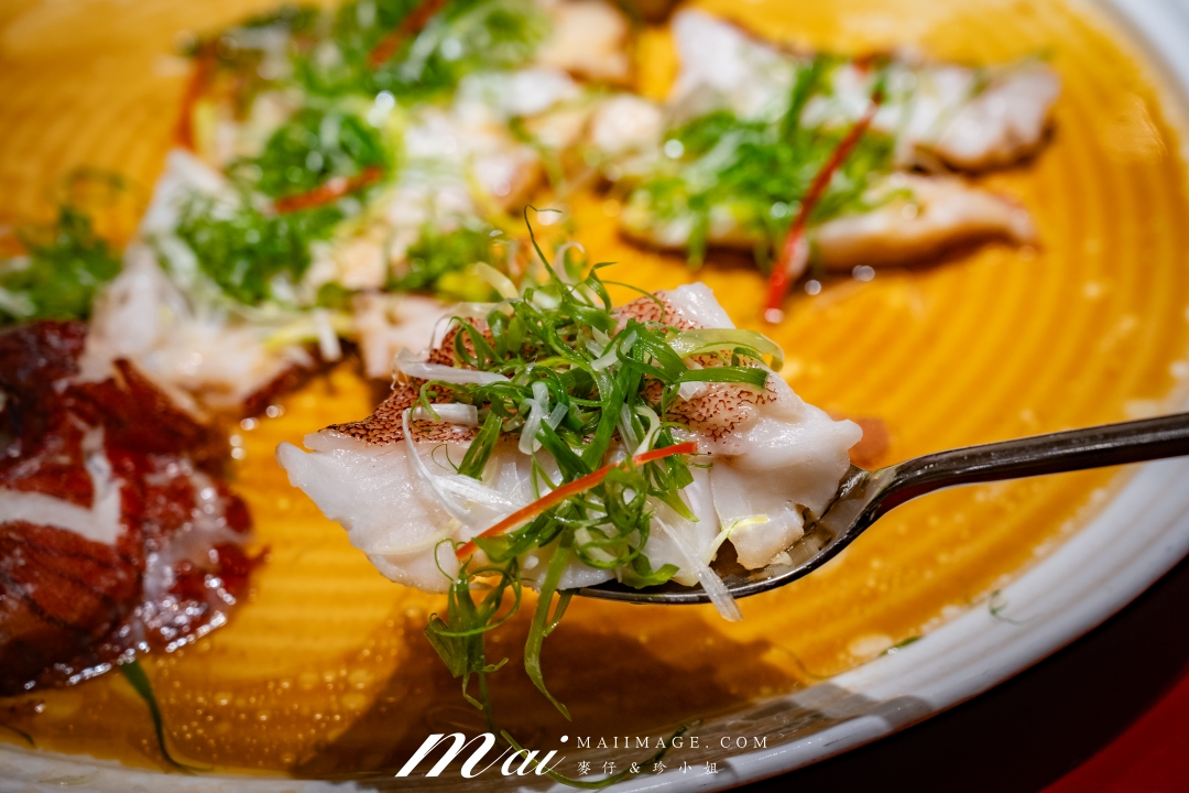【台北美食】麟聚餐廳～連續兩年米其林一星經典粵菜！麟聚餐廳｜25000元桌菜開箱！玻璃脆皮小乳鴨、魚翅濃湯一品雞、油焗大虎蝦好銷魂、台北小巨蛋捷運美食