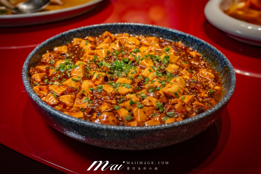 【台北美食】麟聚餐廳～連續兩年米其林一星經典粵菜！麟聚餐廳｜25000元桌菜開箱！玻璃脆皮小乳鴨、魚翅濃湯一品雞、油焗大虎蝦好銷魂、台北小巨蛋捷運美食