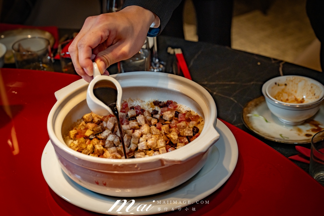 【台北美食】麟聚餐廳～連續兩年米其林一星經典粵菜！麟聚餐廳｜25000元桌菜開箱！玻璃脆皮小乳鴨、魚翅濃湯一品雞、油焗大虎蝦好銷魂、台北小巨蛋捷運美食