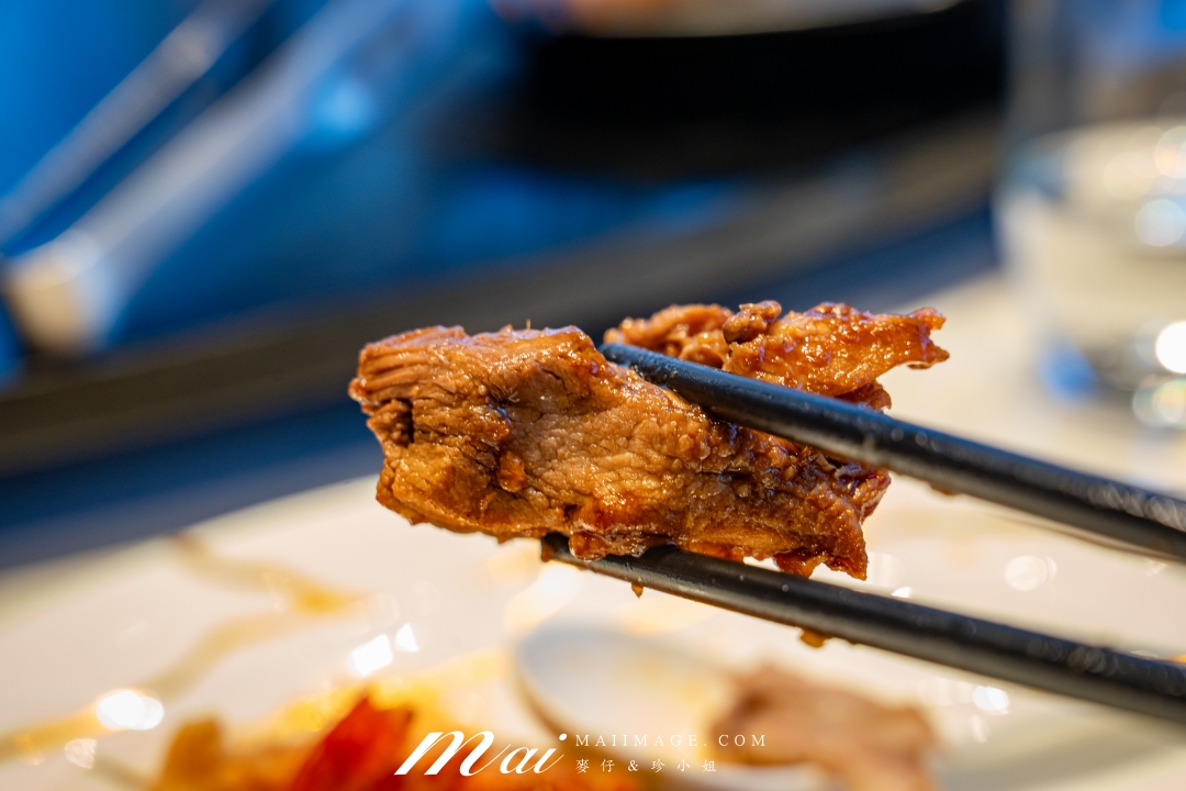 【台北美食】芮馥軒 Renfinea～全新開幕頂級粵菜餐廳，必點爐烤片皮鵝、寧波銀絲香辣蝦、大閘蟹粉豆腐煲，一桌吃遍經典粵菜與港點