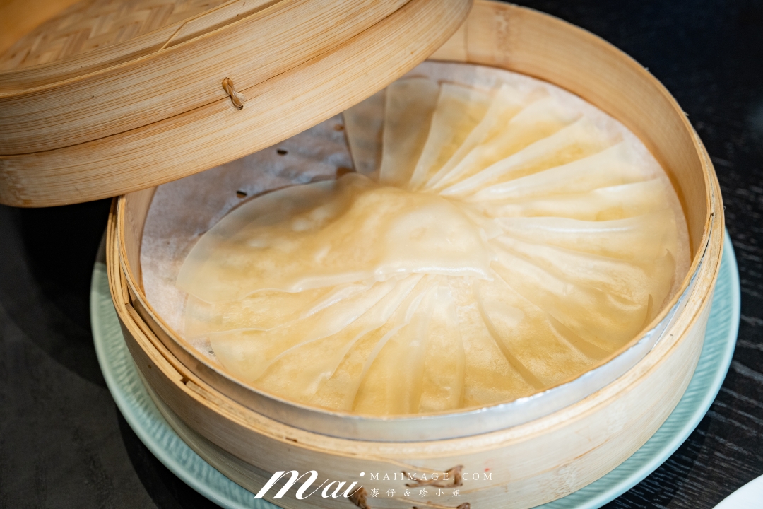 【台北美食】芮馥軒 Renfinea～全新開幕頂級粵菜餐廳，必點爐烤片皮鵝、寧波銀絲香辣蝦、大閘蟹粉豆腐煲，一桌吃遍經典粵菜與港點