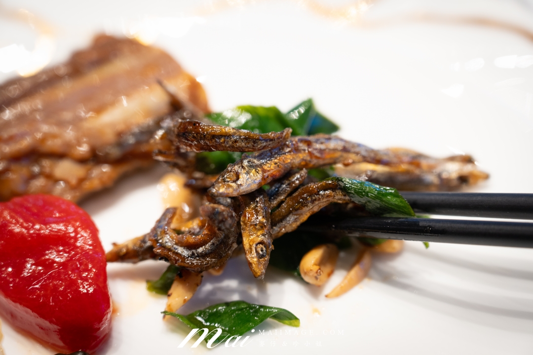 【台北美食】芮馥軒 Renfinea～全新開幕頂級粵菜餐廳，必點爐烤片皮鵝、寧波銀絲香辣蝦、大閘蟹粉豆腐煲，一桌吃遍經典粵菜與港點