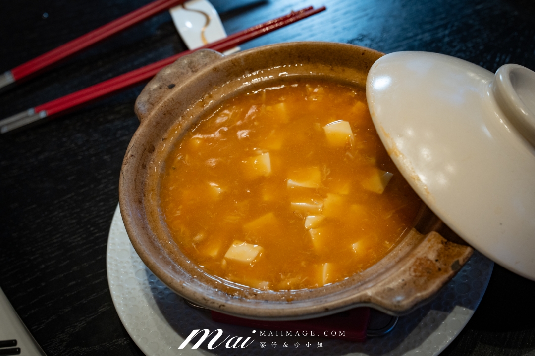 【台北美食】芮馥軒 Renfinea～全新開幕頂級粵菜餐廳，必點爐烤片皮鵝、寧波銀絲香辣蝦、大閘蟹粉豆腐煲，一桌吃遍經典粵菜與港點