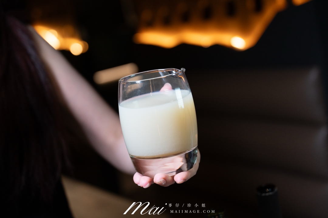 【台北美食】台北大安區鮮度爆表鍋物推薦！ 來到熹極洣28會館，必吃招牌「28極上龍皇海陸御膳」整隻空運來台活龍蝦 × 日本A5和牛，原價2,500元，限時尊享價只要1,500元，還免收10%服務費！ 頂級海陸一次滿足，奢華美味超乎想像！