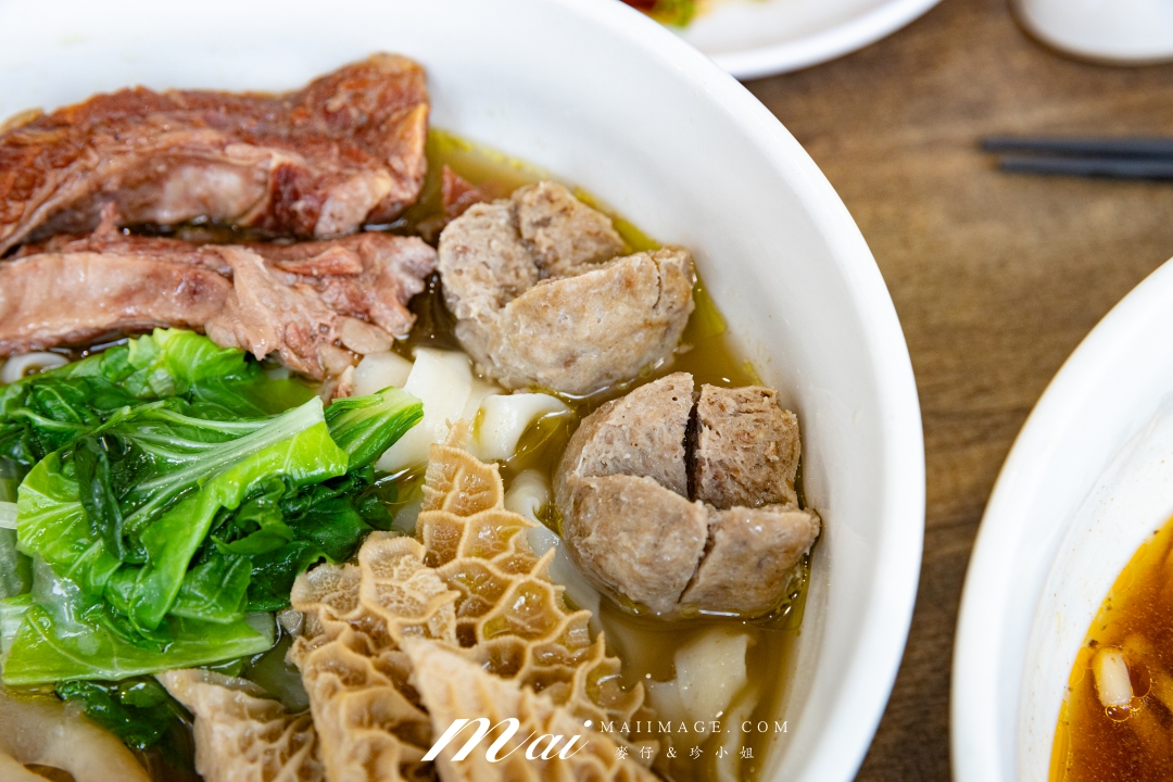 【台北美食】肚康炙燒牛肉麵天津店～牛肉麵節得獎名店！中山站必吃炙燒牛肉麵、清燉、番茄三種湯頭一次滿足。捷運中山站牛肉麵推薦