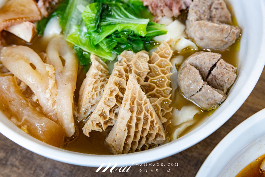 【台北美食】肚康炙燒牛肉麵天津店～牛肉麵節得獎名店！中山站必吃炙燒牛肉麵、清燉、番茄三種湯頭一次滿足。捷運中山站牛肉麵推薦