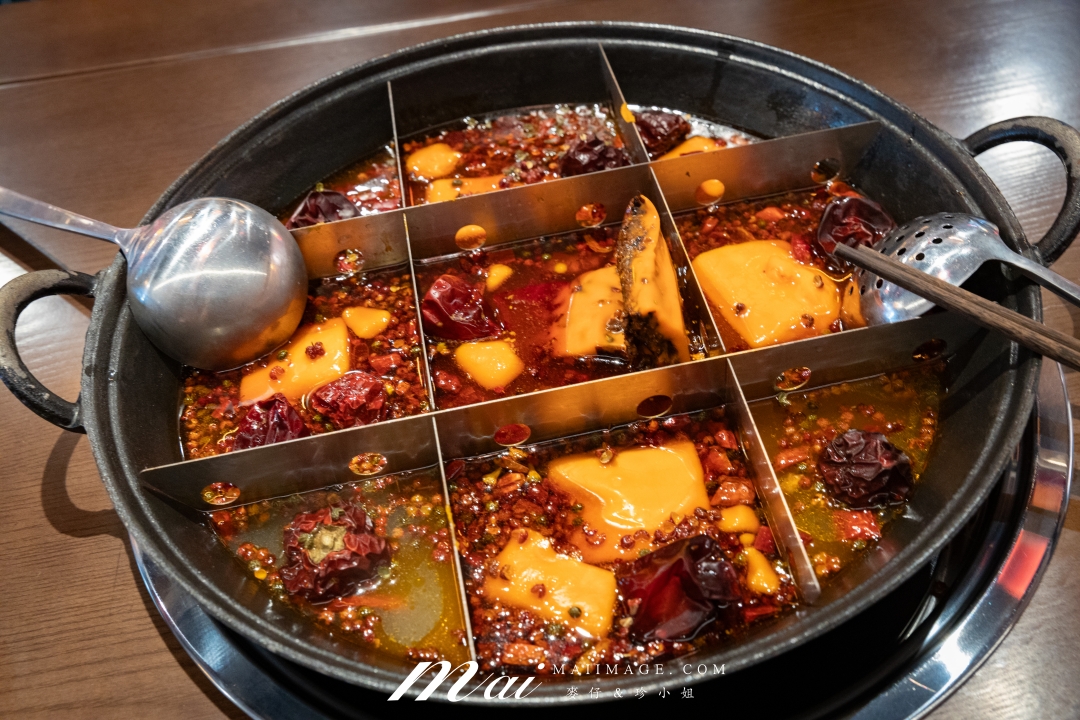 【台北美食】大隊長老火鍋|台北中山區重慶麻辣鍋,九宮格牛油全紅鍋超過癮,香菜嫩牛肉、九宮戰盤必點 【台北美食】大隊長老火鍋|台北中山區重慶麻辣鍋,九宮格牛油全紅鍋超過癮,香菜嫩牛肉、九宮戰盤必點