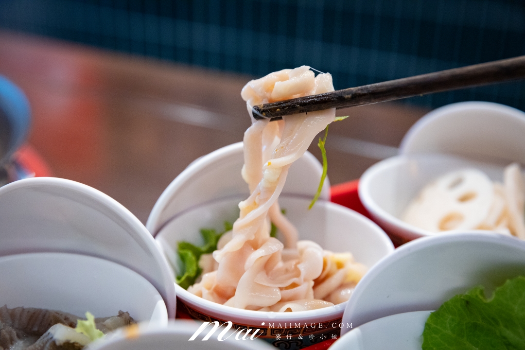 【台北美食】大隊長老火鍋｜台北中山區重慶麻辣鍋，九宮格牛油全紅鍋超過癮，香菜嫩牛肉、九宮戰盤必點
