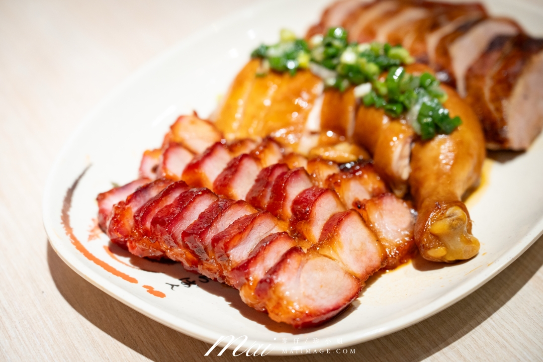 【台北美食】龍記港式燒臘粥麵～松江南京美食推薦！百元黯然銷魂飯、叉燒油雞必吃，台北超人氣排隊燒臘