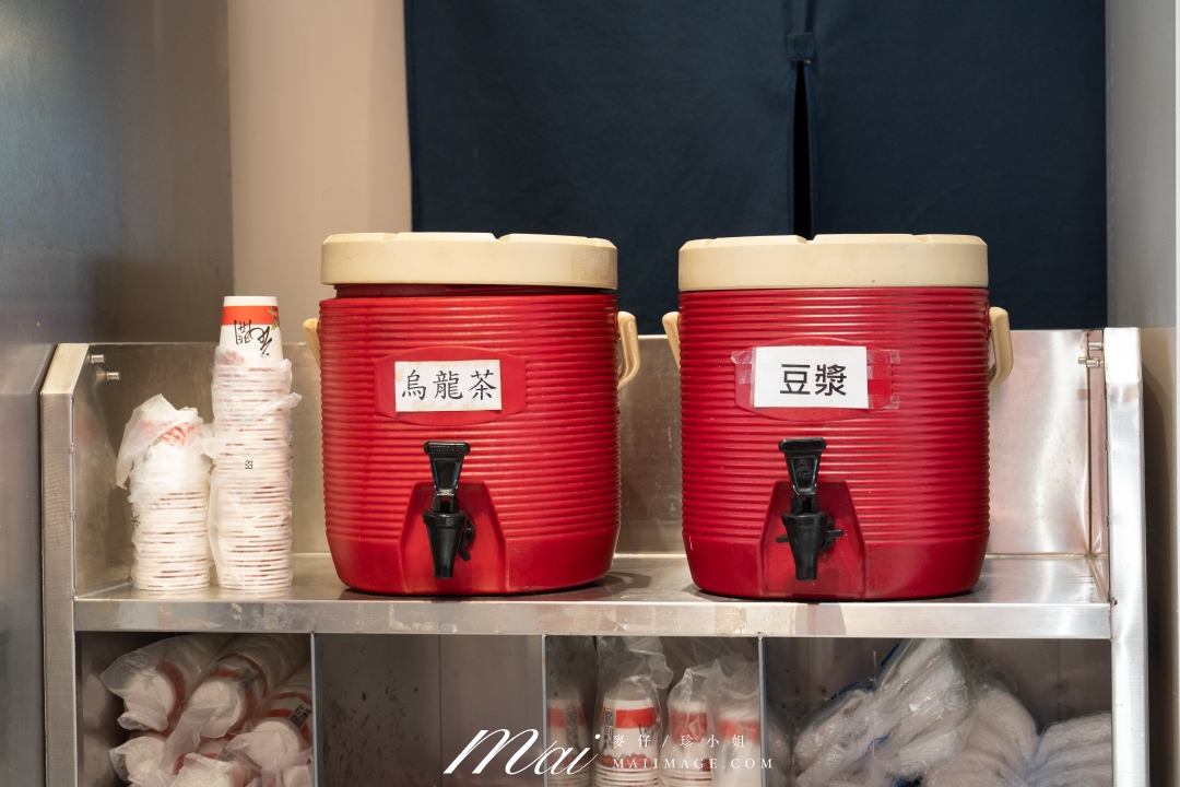 【台北美食】龍記港式燒臘粥麵～松江南京美食推薦！百元黯然銷魂飯、叉燒油雞必吃，台北超人氣排隊燒臘