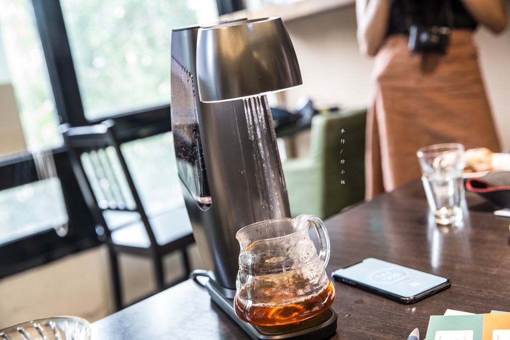 HIROIA SAMANTHA智慧型手沖咖啡機｜結合HIROIA 雲端APP只要有『它』人人都是手沖咖啡大師｜世界首款IOT智慧手沖咖啡機｜