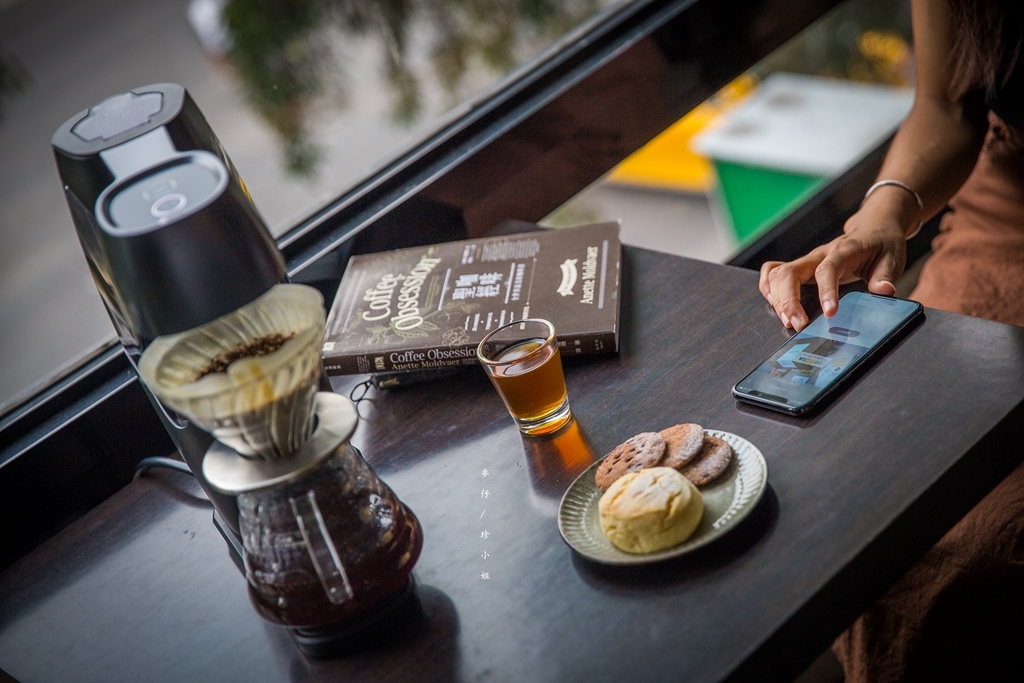 HIROIA SAMANTHA智慧型手沖咖啡機｜結合HIROIA 雲端APP只要有『它』人人都是手沖咖啡大師｜世界首款IOT智慧手沖咖啡機｜