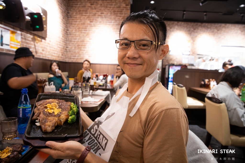 IKINARI STEAK いきなり ステーキ｜來自日本的超人氣立食牛排餐廳，以克計價，要吃多少點多少～南港車站B棟有海外亞洲一號店囉!!!